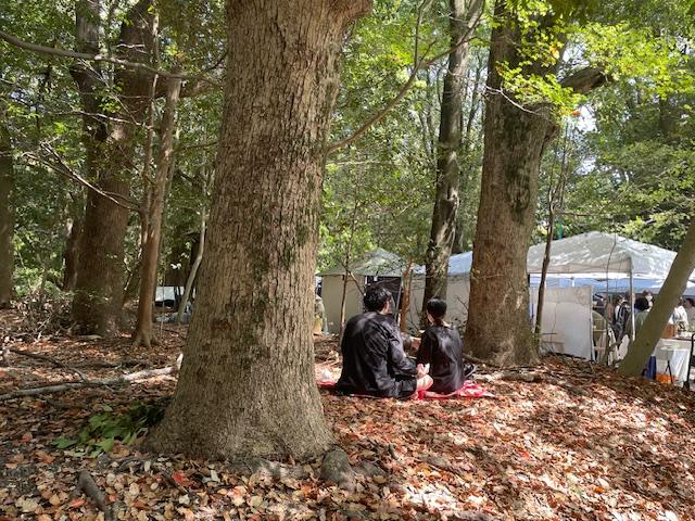 <b>お昼時だったので家族でご飯食べている方が多かった！！</b><br>やや、行くのが遅かったためどこの食べ物屋さんも激混み(*´з`)<br>