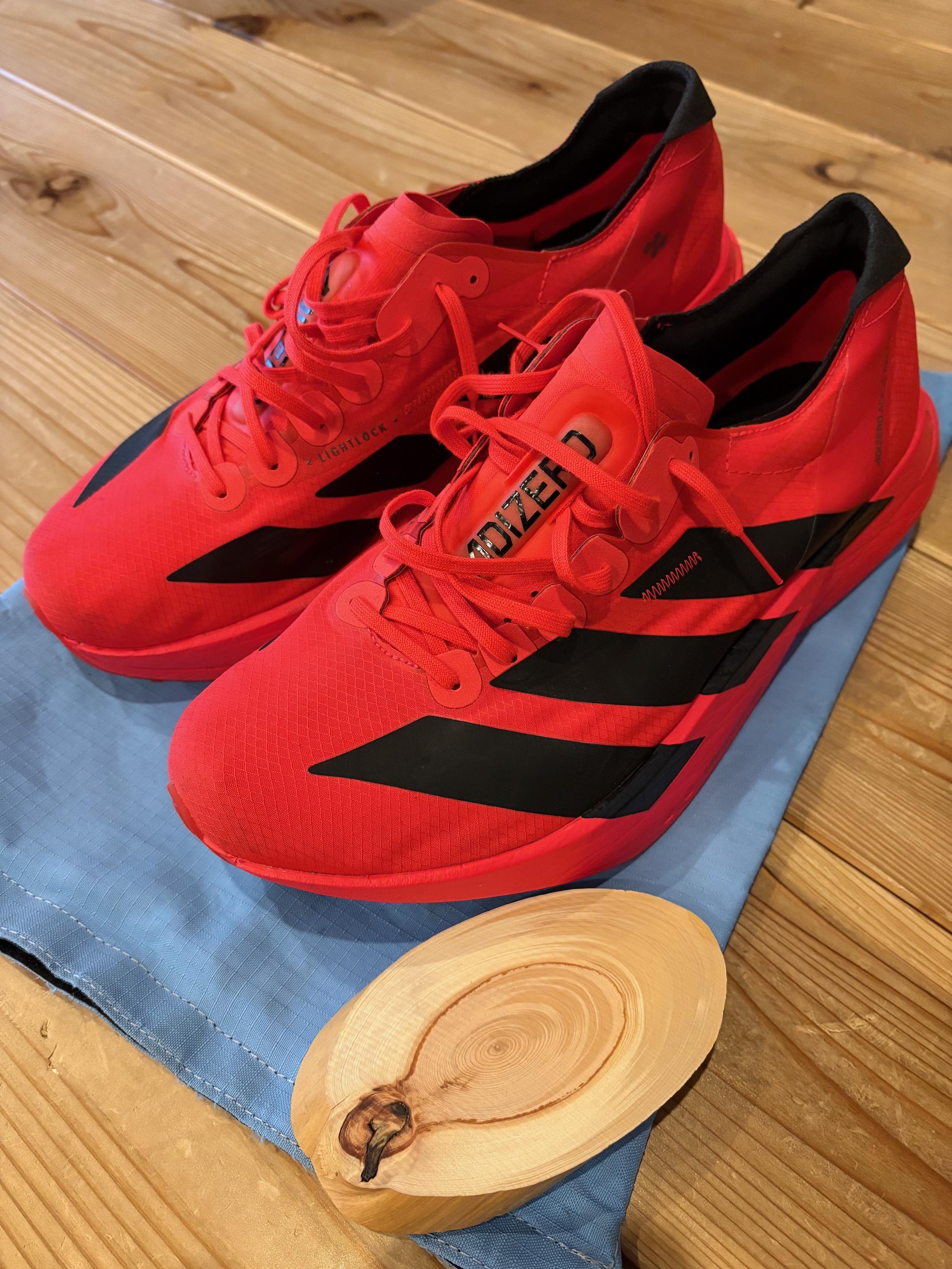 皆さんこんにちは！

週末は全国的に寒波のピークで
北日本・北信越・日本海側全域中心に荒れ模様でしたね。

静岡は比較的穏やかな感じでしたが
週末は風も強く
体感温度も数字以上に下回っていたように思えます。

そんな中、今シーズン1本目のフルマラソンを走ってきました。

前日、土曜日は通常通り仕事をして
若干早めにあがり、向かいました。