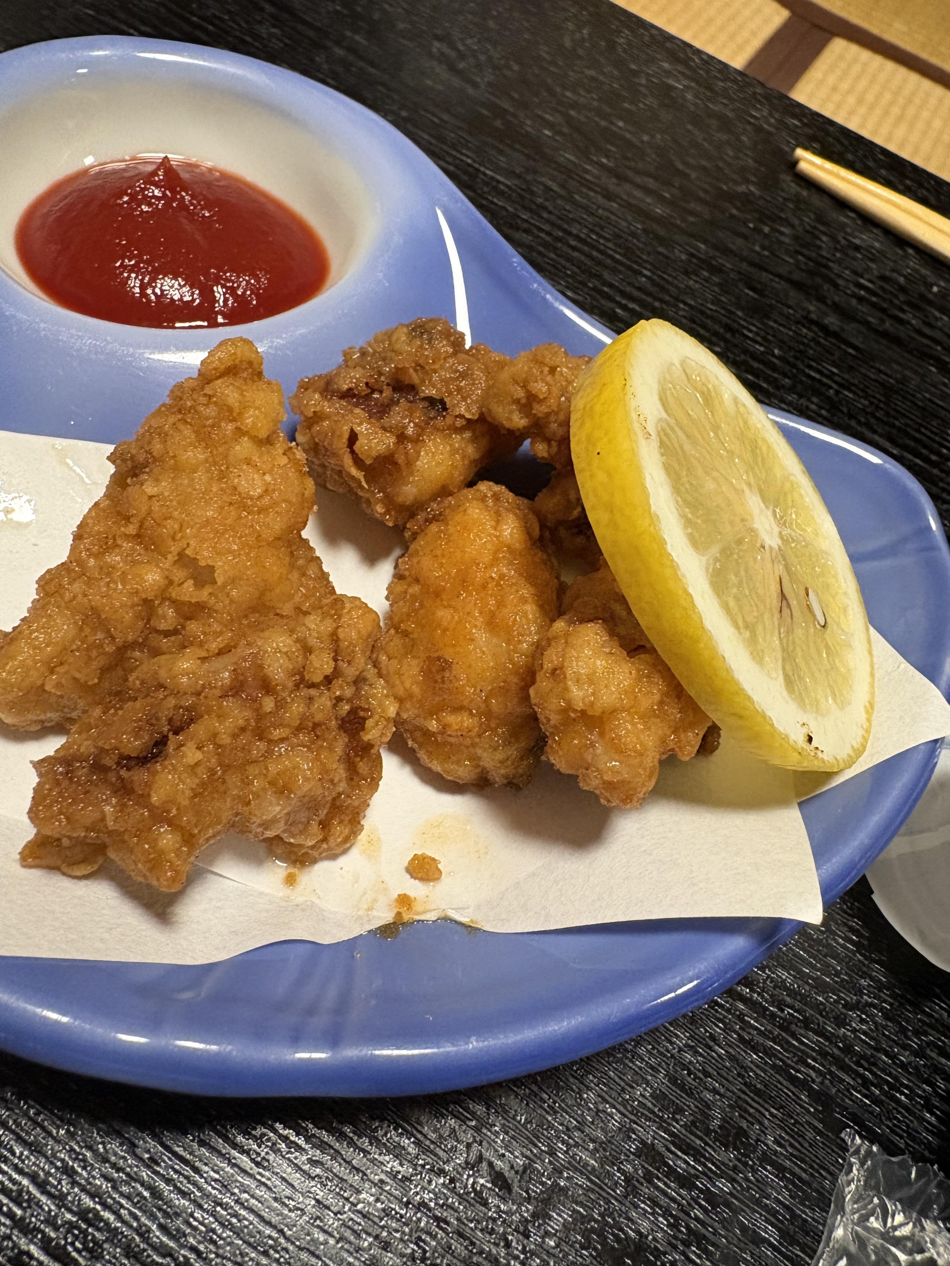 タコの唐揚げ！鳥の唐揚げ！！チーズの春巻き！！！と揚げ物も！！<br>