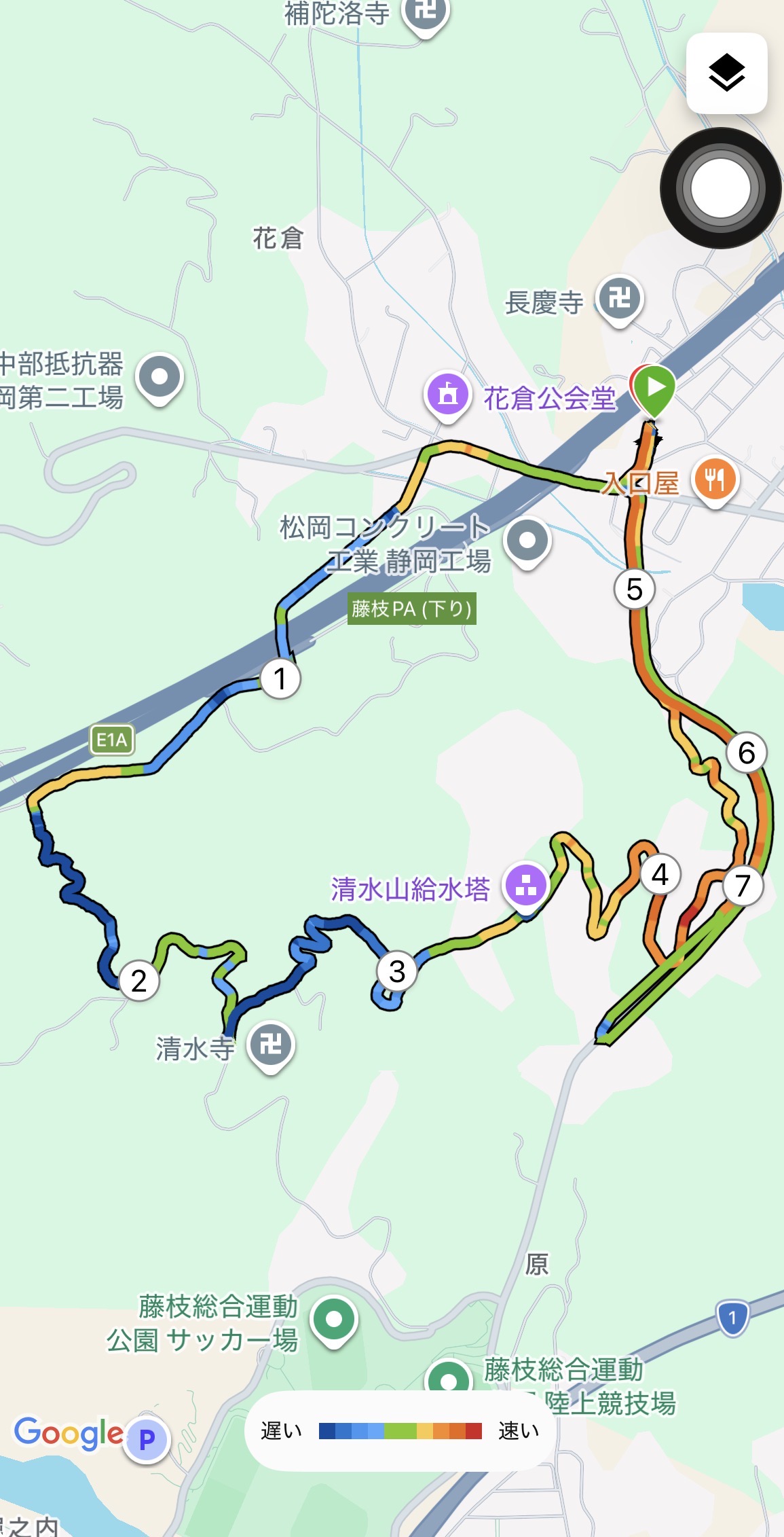 こんにちは！

今朝は昨晩からの雨が勢いを増しランオフ！！
深夜にやっていたイングランド戦が気になりダイジェストを起床してすぐ確認！
白熱した戦いでやはりここでも、決める選手（ケイン）が２得点！！逆転勝利！
勝ち上がるチームにはこのような選手が必須である！絶対的エース( ◠‿◠ )

その後のベルギーVSセネガルでも
80分までは圧倒的にセネガルペース！！でしたが後半41分に絶対的エース（ルカク）が
1点を返しそこから流れが変わる！！
最終的ベルギーが大逆転！めっちゃサッカーが凝縮された、濃縮された120分でしたね( ◠‿◠ )

本当に面白いです。

さて、昨日は水曜日でしたので朝活ランと仕事後ラン（トレイル）をした。
疲労を溜めないためにもポイント練ではなく【登りの刺激入れ】をしました。

ストックの練習もしました。

レースも3週間をきってドキドキ感が高まっています。

この時期の山の中は草木が鬱蒼として快適には行けませんが
これも練習！
登りもテンポよく小走りに！ストックを上手く使えているかは疑問ですが！？
１周約５kmで230mUPを30分！追い込みとして1.5kmの坂道走！往復！！

仕事後でしたが身体も軽くいいコンディショニングですね。
残り日もそこまで負荷は落とさずやり過ぎず！でレース当日を迎えたいですね。

今週末は粟ケ岳で山練予定！（天気次第）

2026年も折り返し！後半戦も【健康第一】で乗り越えていきましょう！！