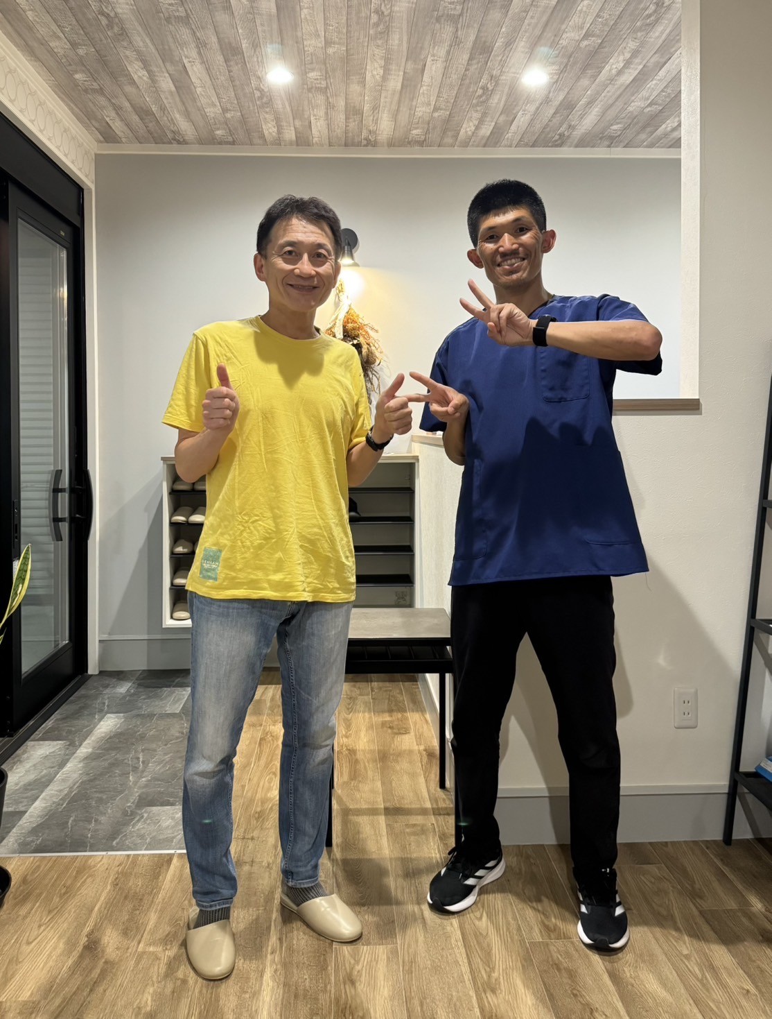皆さんこんにちは！<br>全国的に梅雨シーズンが始まりましたね！<br><br>どうお過ごしでしょうか？<br><br>雨の時間が多くなるので朝のジョギング時間が<br>減ってしまうのが気がかりです( ´ ▽ ` )<br><br>夏はトレイルの大会に向けていくのですが、今年は<br>マラソンの記録更新に向けて<br>練習を積み重ねる時間にすることに！<br><br>治療院にランナーさんが治療しにきます。<br>その中で毎週ケアをしにきてくださるSさん！<br>60代ですが自分より速い！<br><br>尊敬しかないです。<br><br>私が再度走り始めた理由として<br><br>治療院に来てくれるランナーさんが走るモチベーションとなっています。<br><br>少しでも速く！効率的に鍛える方法を考える！<br>それを共有したりアップデートしたり<br>経験値がとても重要だと思っているので、<br>やり始めると走る奥深さに再度気付かされましたね！！<br><br>6月〜8月末は走ることについて考えていこうと思っています！<br>その１つとして、マラソンで2時間50分を目指して<br>戦略的に鍛えていこうと思います！<br><br>さて、本題ですがS様ですが<br>6月1日・8日と2週連続で年代別で1位に！<br>有言実行です！！<br>素晴らしいです！<br><br>自分が60代の時に同じことができるのか！？？？<br>頭の中に？しか思い浮かばない・・・。<br>即答でやれると言いたいものです。<br>言えないということはまだ足りていないのかなと思いますね( ^ω^ )<br>こんなことを<br>毎回治療するたびに自問自答します（笑）<br><br>そして、いつもパワーを頂いています！！<br><br>これを糧に2026年1月末の勝田マラソンで更新を目指して<br>がんばります！ちょいちょい更新（報告）しますね！<br><br>9月7日に火祭りロードレースハーフの部門（富士吉田）にエントリー<br>10月の島田マラソン10kmエントリーしようと思ったらもういっぱいに<br>11月末にふじかわキウイマラソンハーフに出場しようかと考えています。<br>